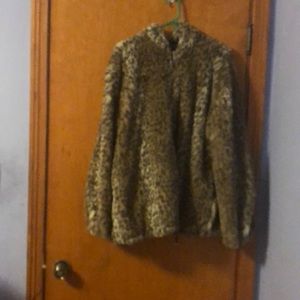 Leopard print with hood